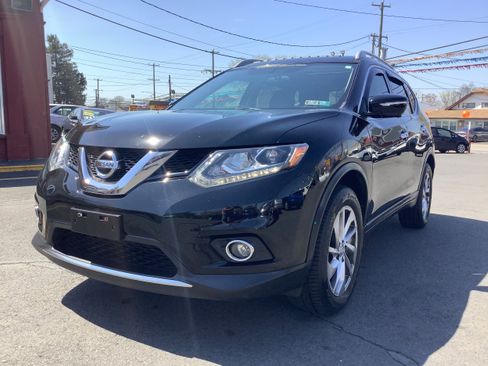 Used 2015 Nissan Rogue SL w/ SL Premium Package image 3