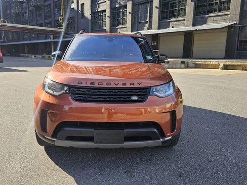 Used 2018 Land Rover Discovery HSE image 1
