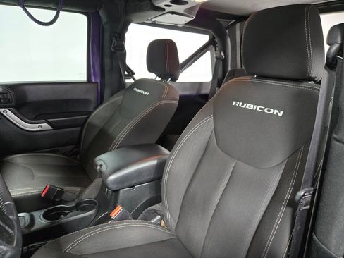 Used 2018 Jeep Wrangler Rubicon w/ Power Convenience Group image 11