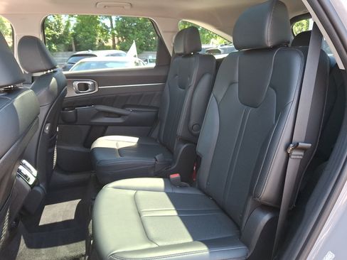 Used 2023 Kia Sorento SX AWD/4WD image 9