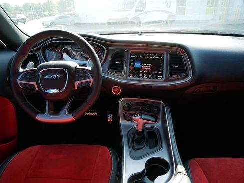 Used 2015 Dodge Challenger SRT Hellcat image 16