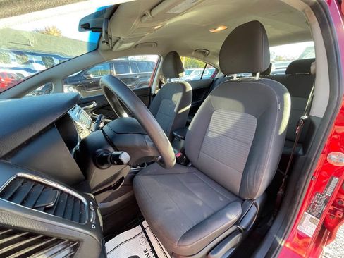 Used 2018 Kia Forte S FWD image 11