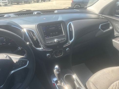 Used 2021 Chevrolet Equinox LT FWD image 18