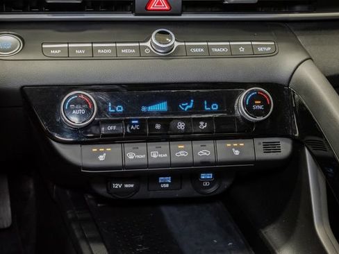 Used 2023 Hyundai Elantra SEL w/ Convenience Package FWD image 19
