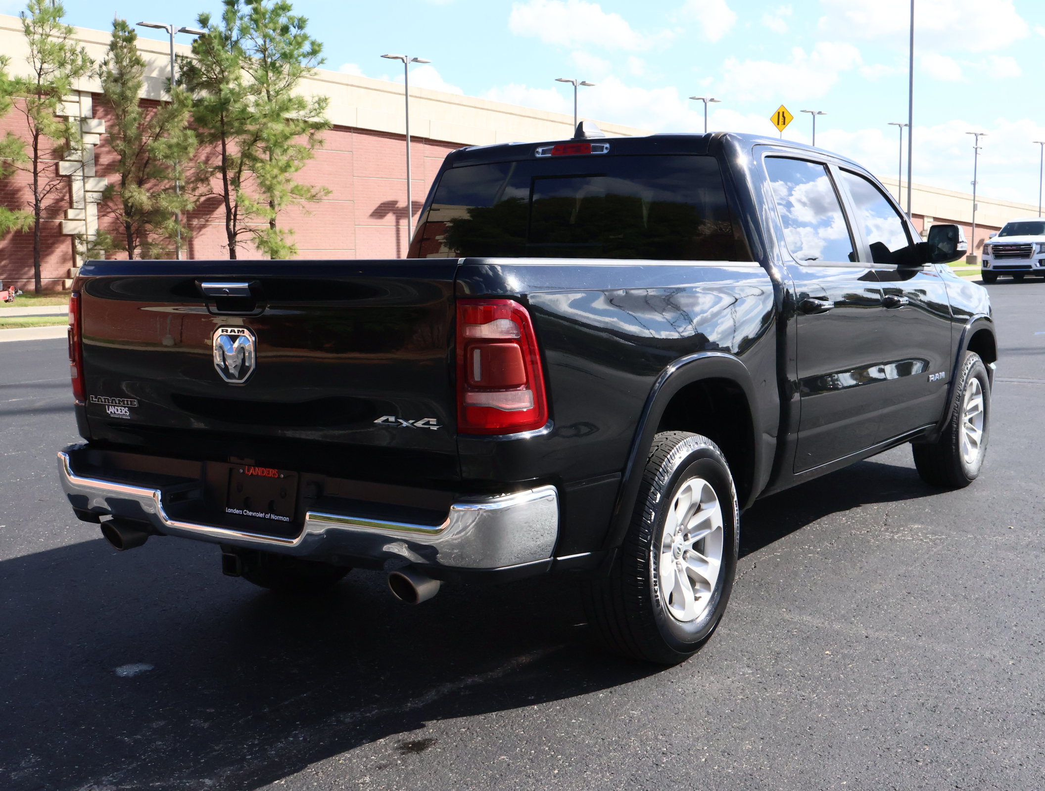 Used 2021 RAM 1500 Laramie AWD/4WD image 32