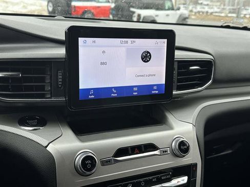 Used 2022 Ford Explorer XLT w/ Equipment Group 202A image 17
