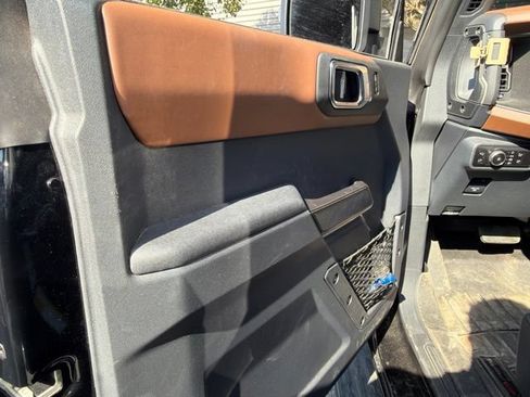 Used 2024 Ford Bronco Outer Banks AWD/4WD image 16