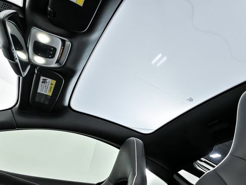 Used 2021 McLaren GT image 23