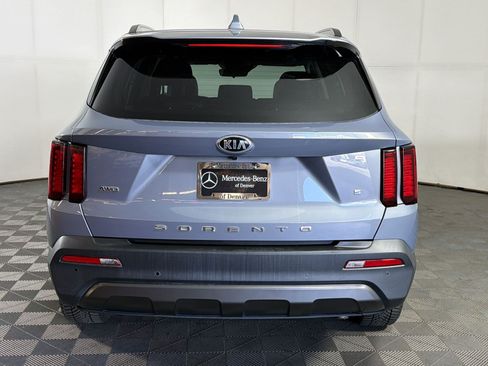Used 2021 Kia Sorento S w/ Panoramic Sunroof Package AWD/4WD image 10