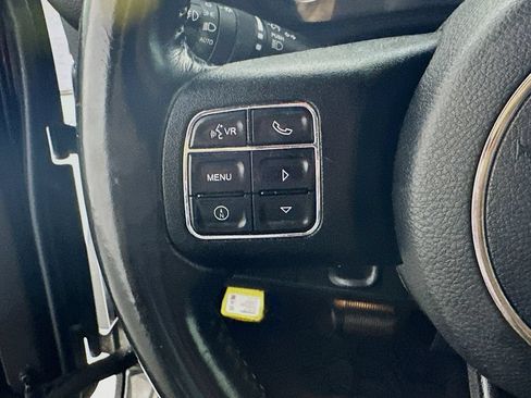 Used 2016 Jeep Wrangler Rubicon w/ Power Convenience Group AWD/4WD image 20