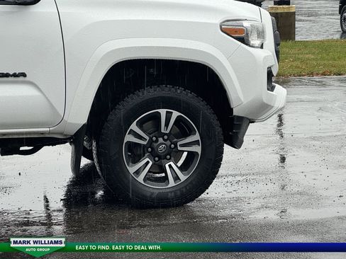 Used 2016 Toyota Tacoma 4x4 Double Cab image 23