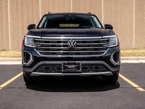 Used 2024 Volkswagen Atlas SE AWD/4WD image 3