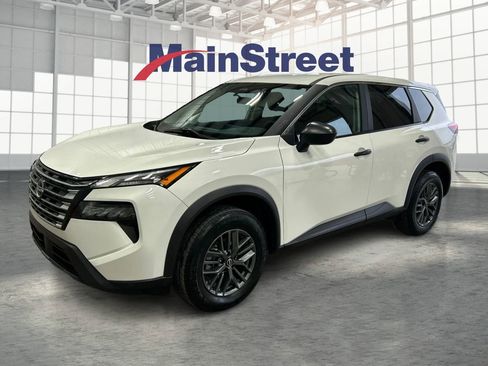 Used 2024 Nissan Rogue S image 1