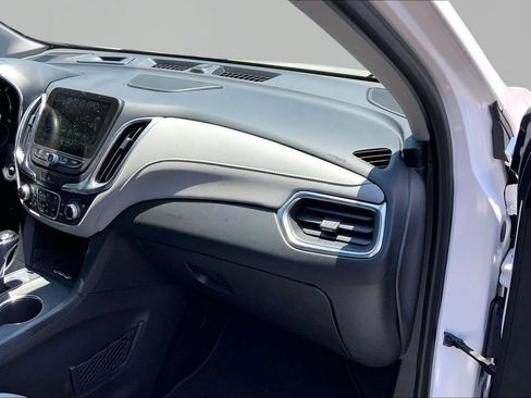 Used 2018 Chevrolet Equinox Premier FWD image 18