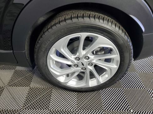 New 2027 Chevrolet Bolt LT w/ Comfort Package FWD image 28