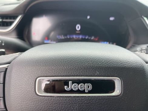 Used 2022 Jeep Grand Cherokee L Limited RWD image 30