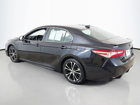 Used 2020 Toyota Camry SE image 6