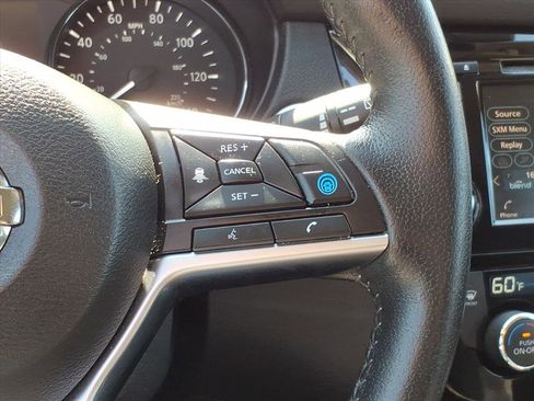 Used 2019 Nissan Rogue SV w/ Premium Package image 19