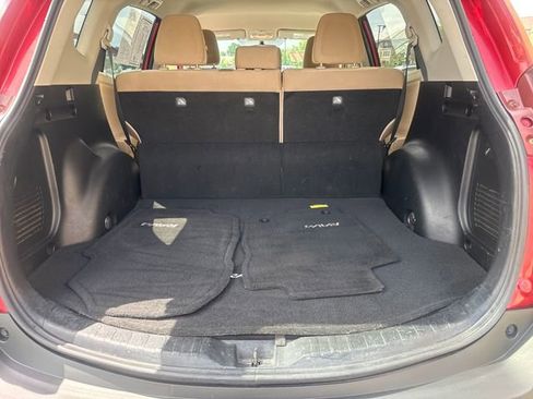Used 2013 Toyota RAV4 LE AWD/4WD image 17