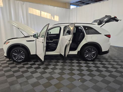 Used 2025 MAZDA CX-70 3.3 Turbo w/ Preferred Package image 12