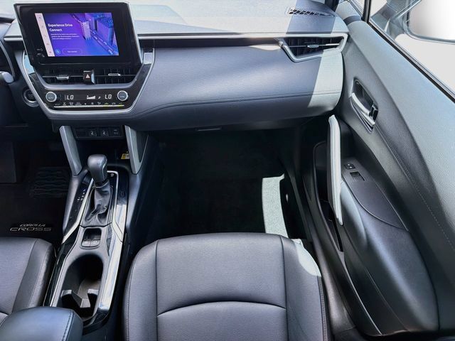 Used 2023 Toyota Corolla Cross XLE FWD image 17