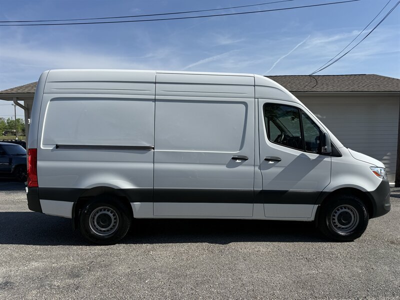 Used 2025 Mercedes-Benz Sprinter 2500 image 1