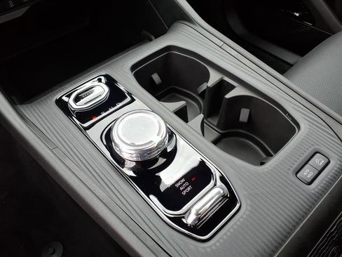 New 2026 Jeep Cherokee Limited AWD/4WD image 17