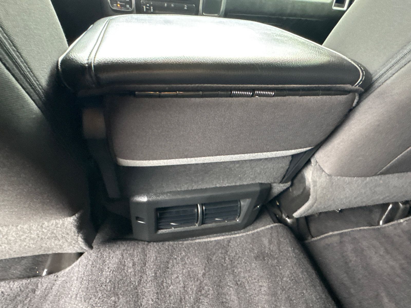 Used 2022 RAM 1500 Classic SLT w/ Electronics Group AWD/4WD image 23