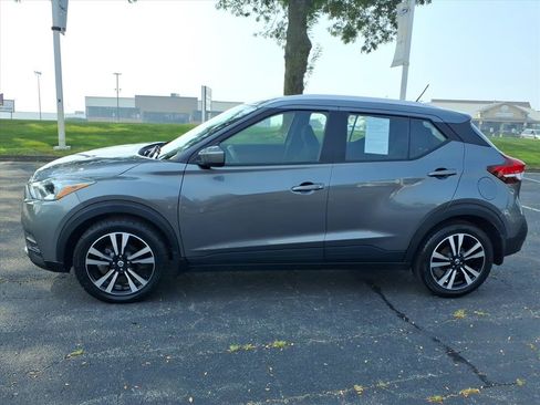 Used 2020 Nissan Kicks SV FWD image 4