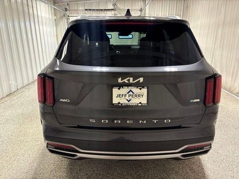 Used 2022 Kia Sorento SX Prestige w/ Panoramic Sunroof Package AWD/4WD image 5