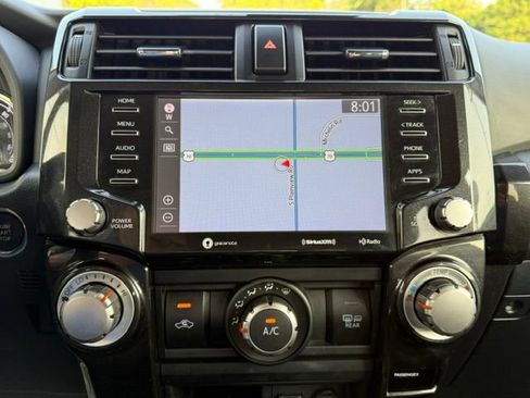 Used 2021 Toyota 4Runner TRD Off-Road Premium w/ Moonroof Package AWD/4WD image 17