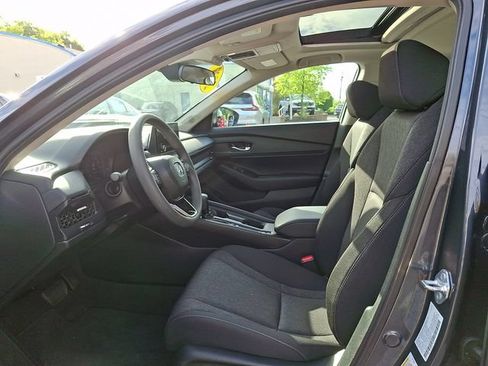 Used 2025 Honda Accord SE image 14