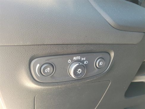 Used 2022 Buick Encore GX Essence image 22