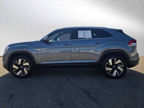 Used 2025 Volkswagen Atlas Cross Sport SE FWD image 7