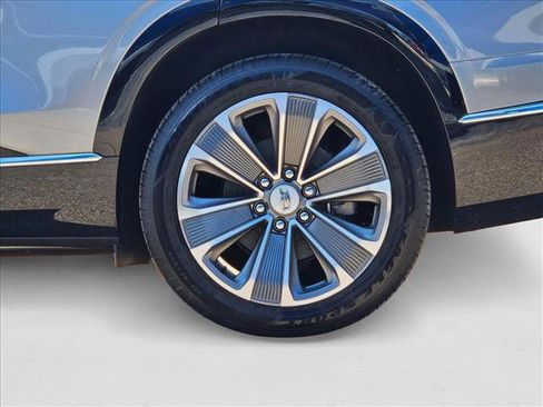 New 2026 Cadillac Vistiq Luxury image 10