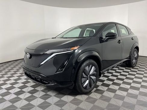 Used 2024 Nissan Ariya AWD image 5