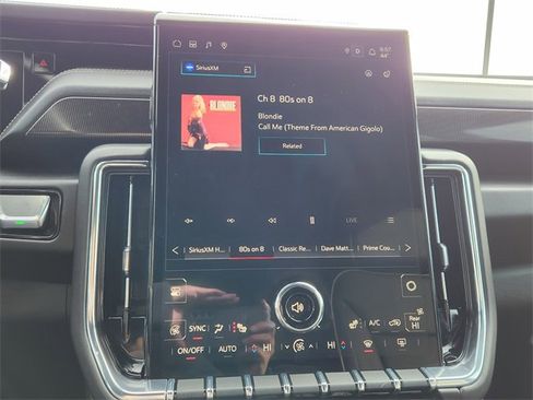 Used 2025 GMC Yukon XL Elevation image 23