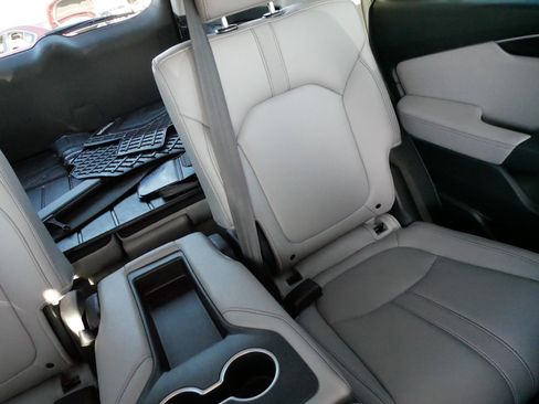 Used 2024 Honda Pilot Touring image 14