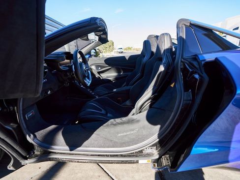 Used 2024 McLaren 750S Spider image 33