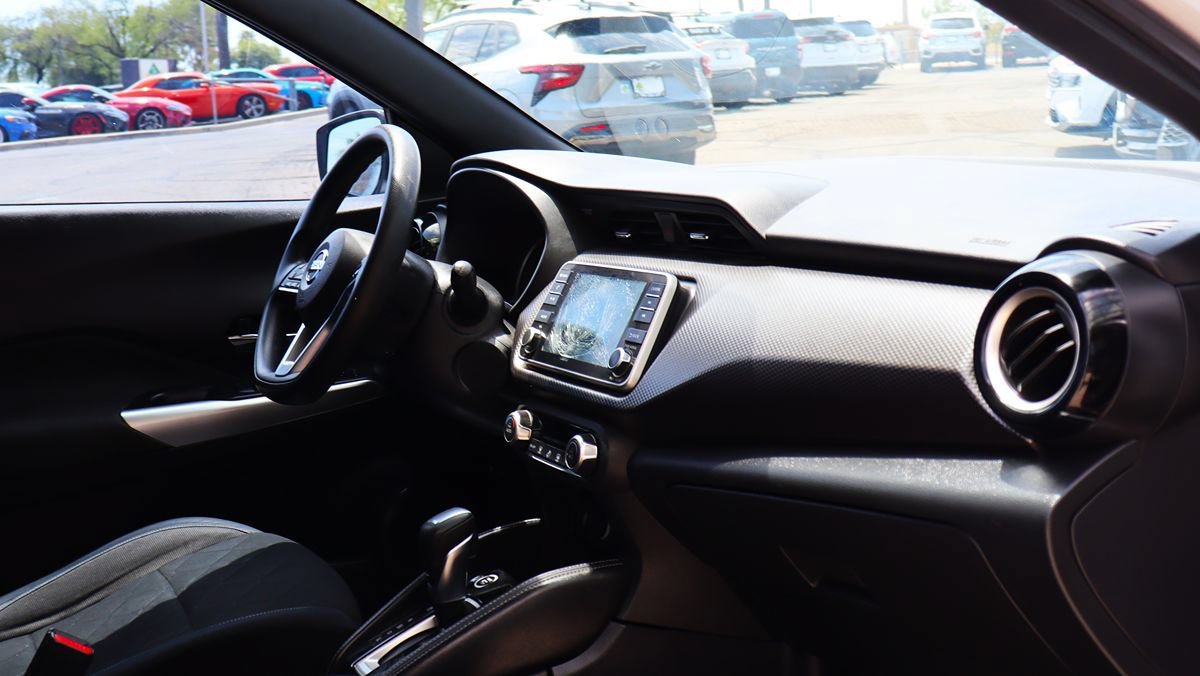 Used 2018 Nissan Kicks SV FWD image 31