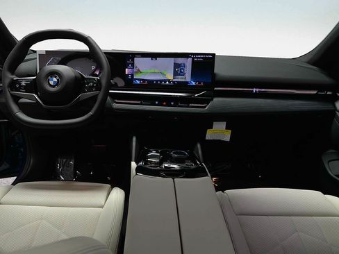 Used 2026 BMW 530i w/ Premium Package RWD image 13
