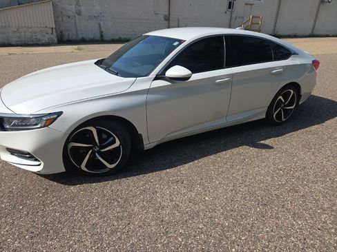 Used 2019 Honda Accord Sport image 4