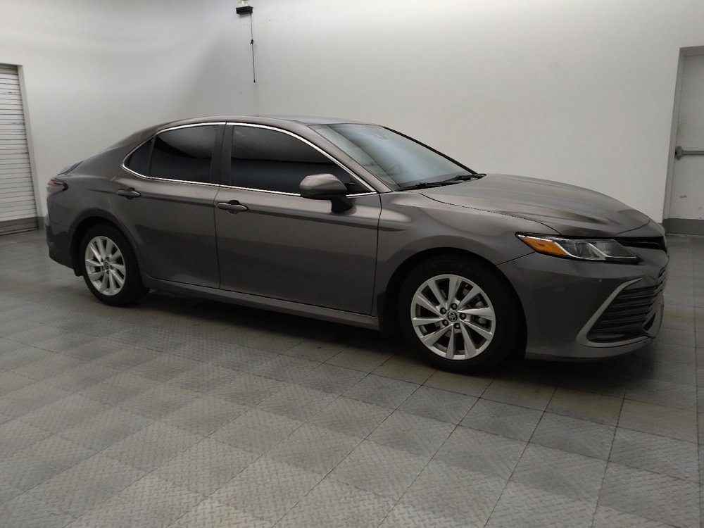 Used 2022 Toyota Camry LE FWD image 11