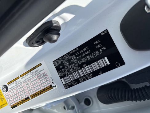 Used 2023 Lexus LX 600 F Sport w/ Accessory Package (Z1) image 39