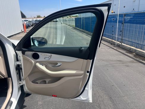 Certified 2022 Mercedes-Benz GLC 300 image 22