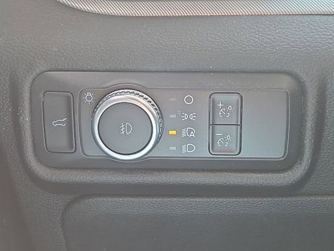 Certified 2022 Ford Explorer XLT w/ Equipment Group 202A RWD image 28