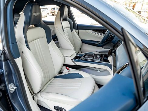 Used 2025 Aston Martin DBX 707 image 25