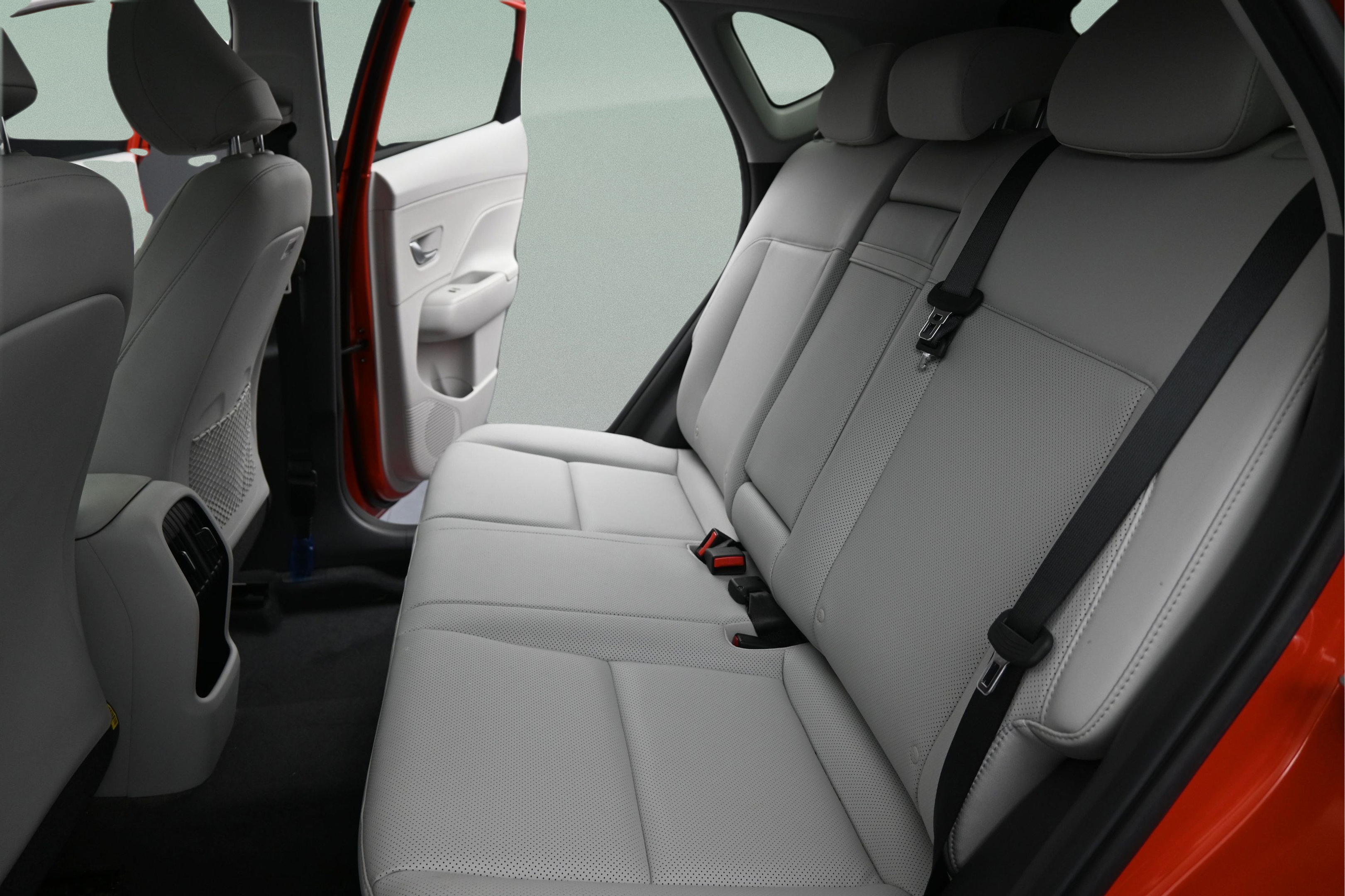 Used 2024 Hyundai Kona Limited FWD image 23