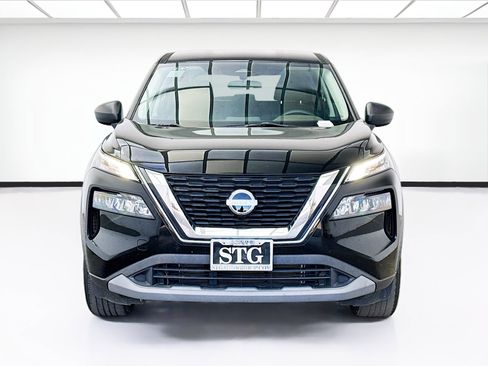 Used 2023 Nissan Rogue S image 2