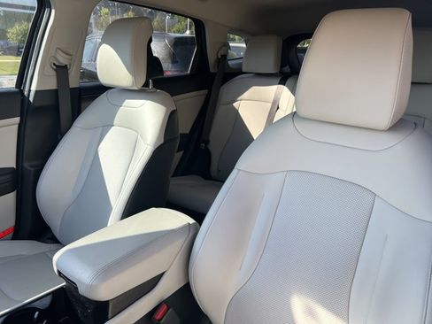 Certified 2025 Kia Sportage EX FWD image 9